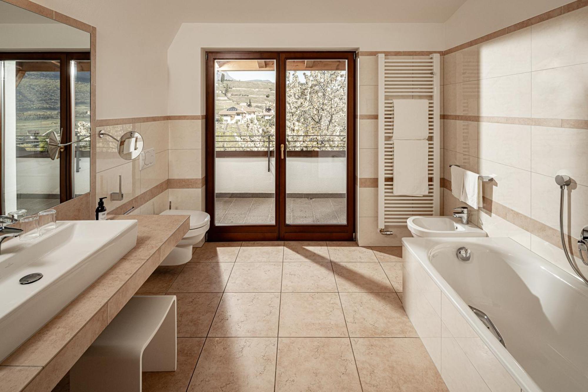 Hotel Haus Am Hang Caldaro Chambre photo