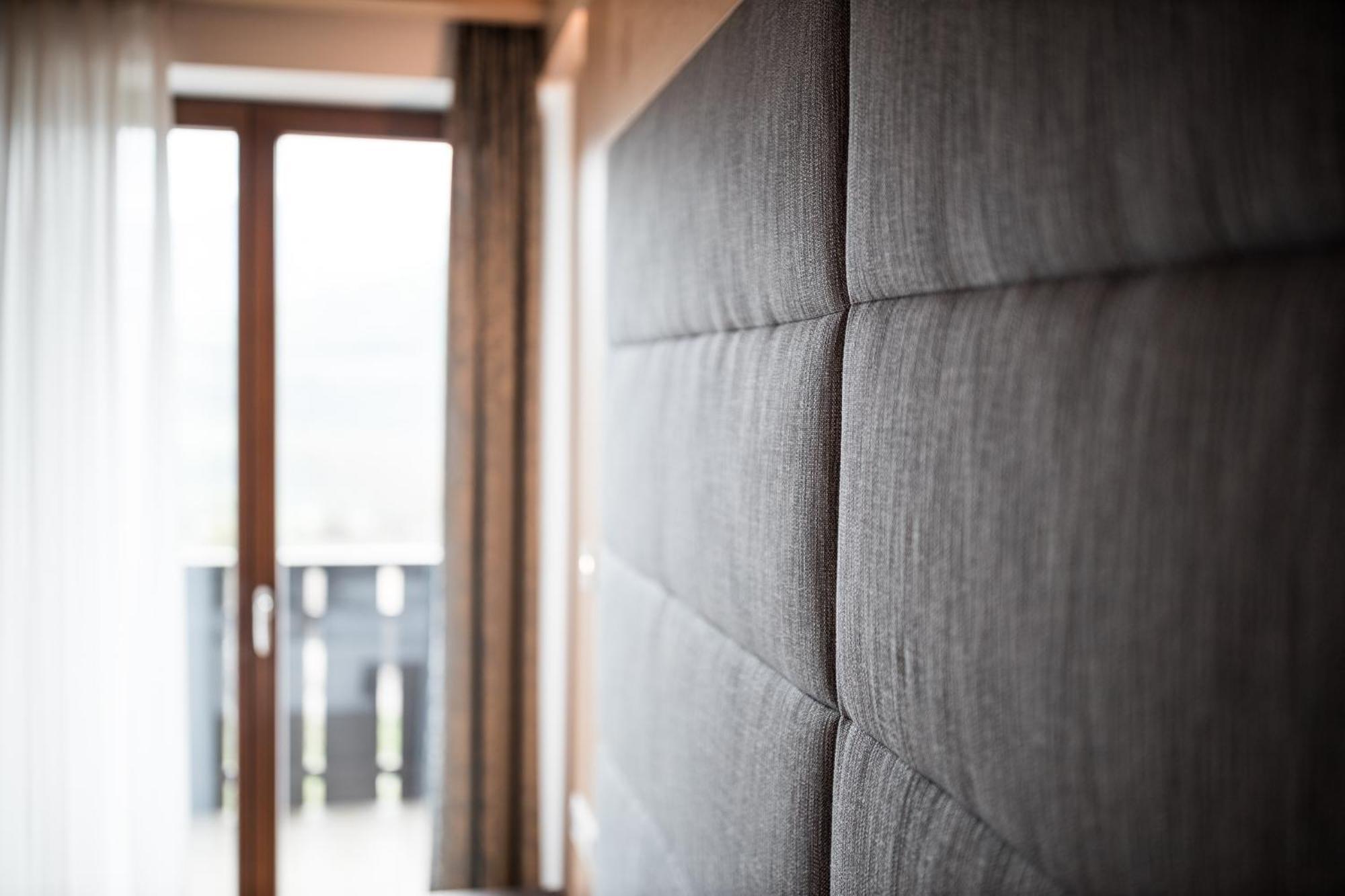 Hotel Haus Am Hang Caldaro Chambre photo